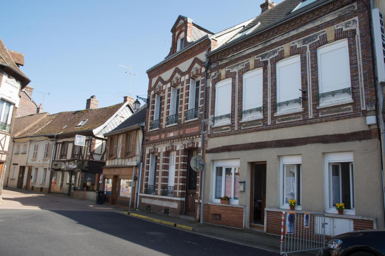 Damville Centre Exteriér fotografie